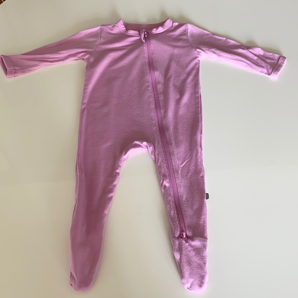 Kyte 3-6 month bamboo zipper footie in bubblegum